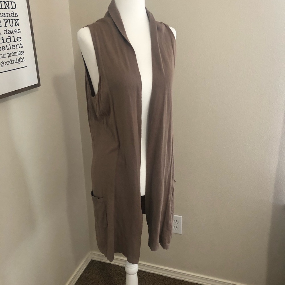 August silk open vest